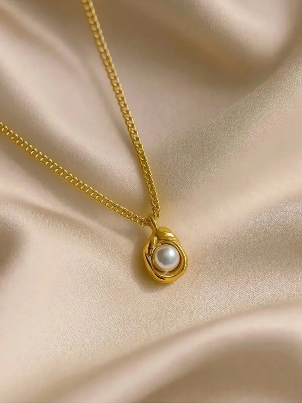 Gold Pearl Pendant Necklace Stainless Steel